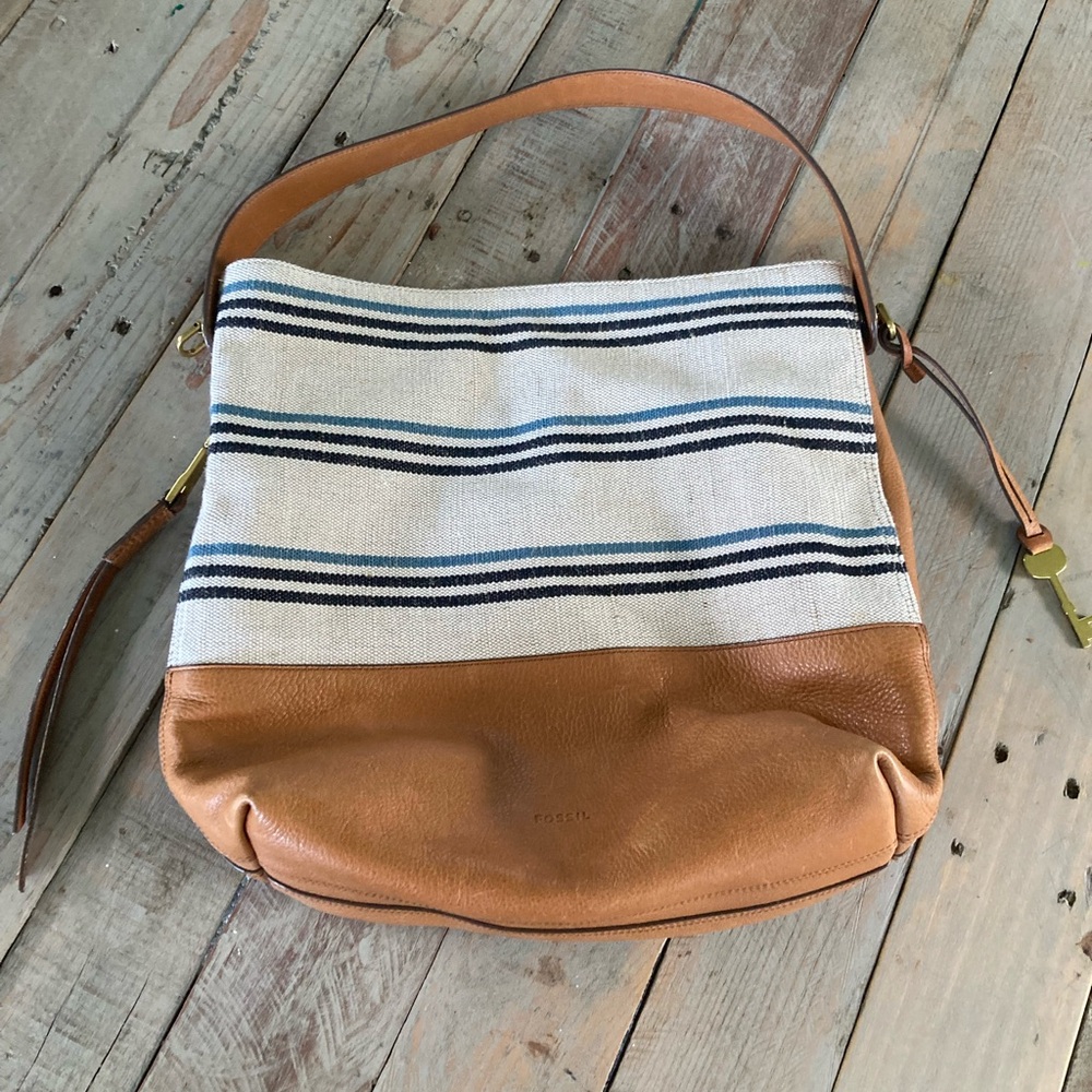 Fossil purse.